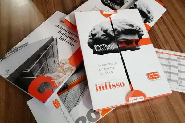 strumenti di comunicazione con packaging